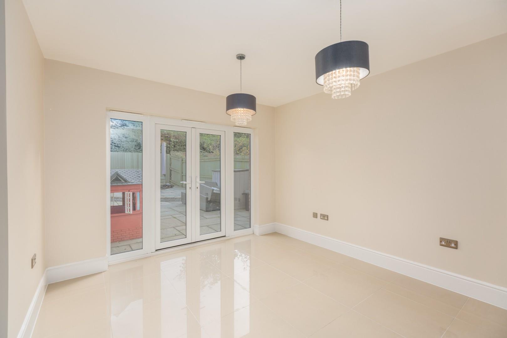 White Knight Gardens, Bishopston, Swansea, SA3 3DR